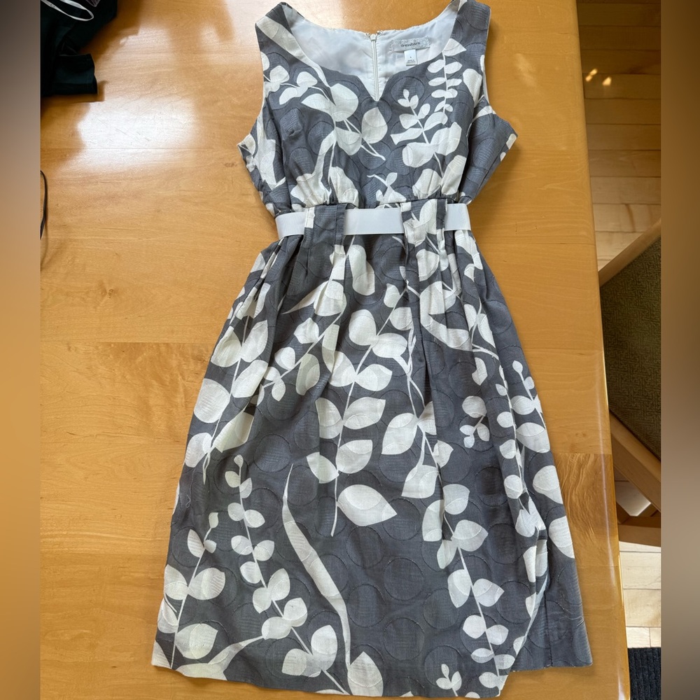 Dressbarn Grey and Ivory Leaf Patterned Dress